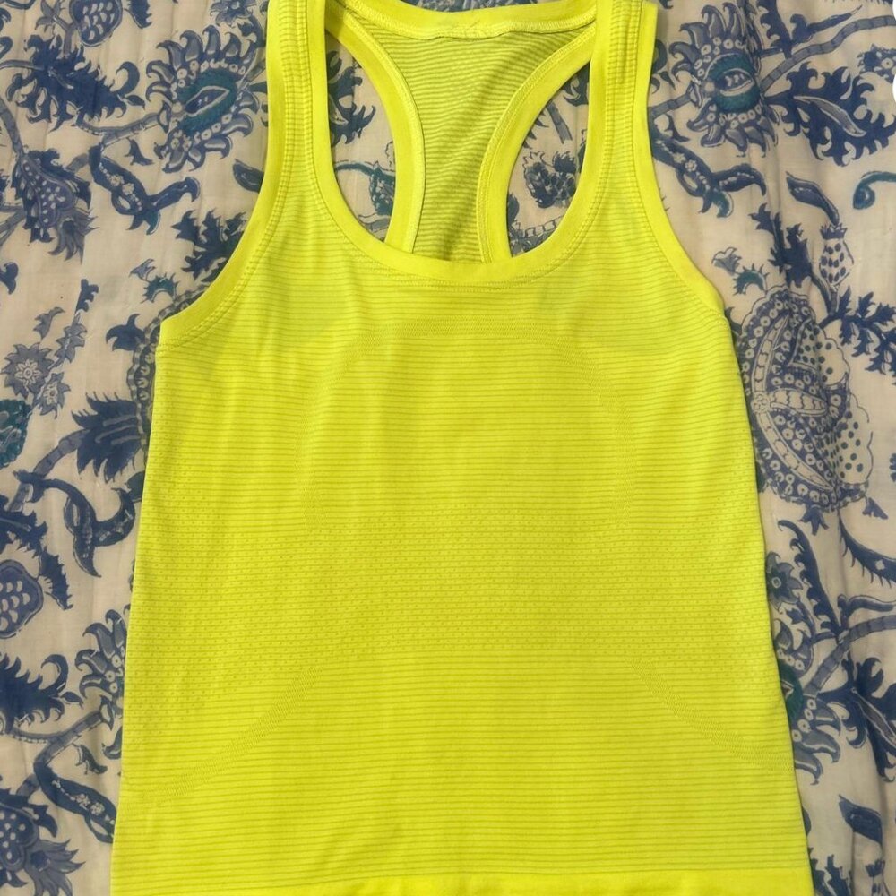 Lululemon swiftly tech tank 2.0 waist length in highlight yellow size 4